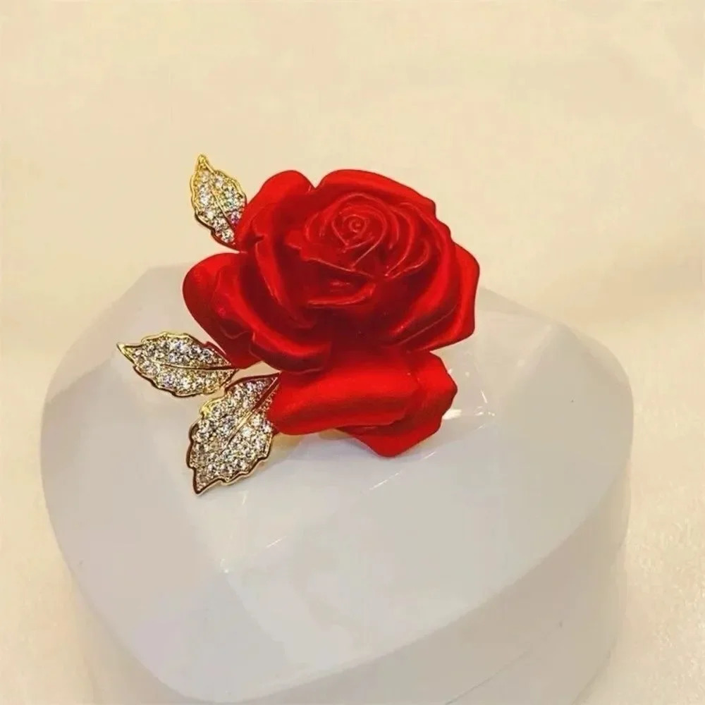 VQ Flower Brooch - Picture 3 of 7